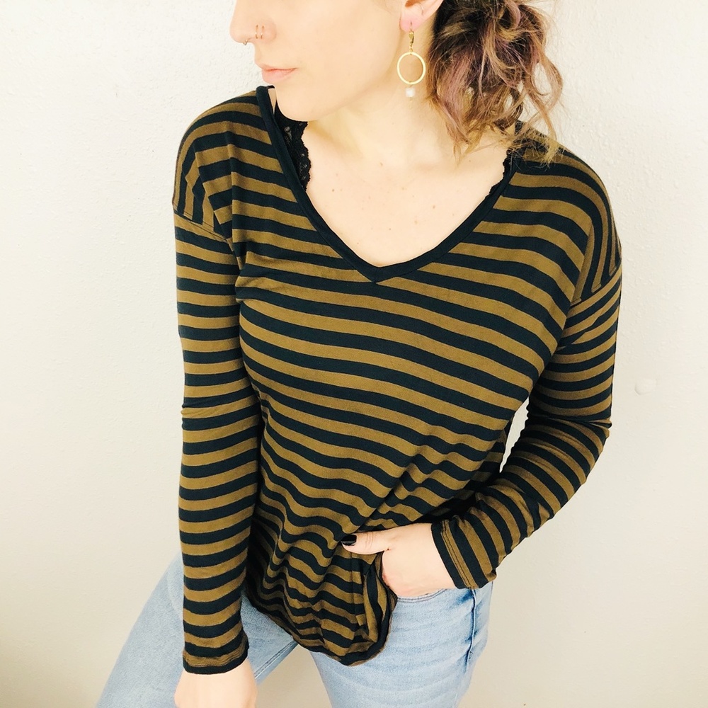 Madewell Striped Gold and Black Long Sleeve V Neck |P3